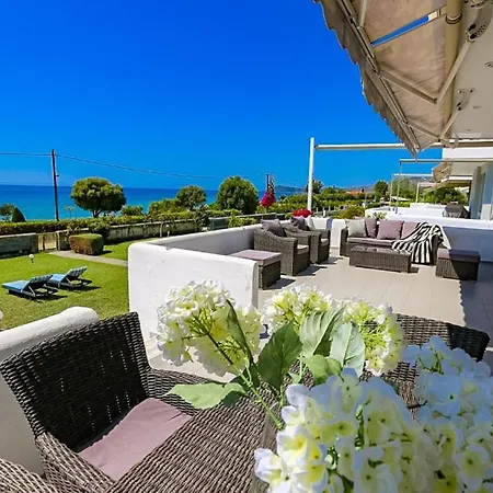 Mira Mare Beachfront * 네아 스키오니