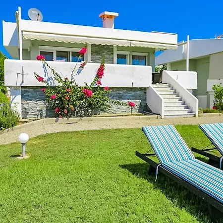 Mira Mare Beachfront 네아 스키오니