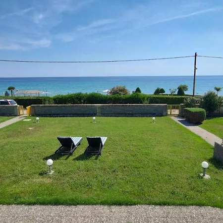 펜션 Mira Mare Beachfront 네아 스키오니