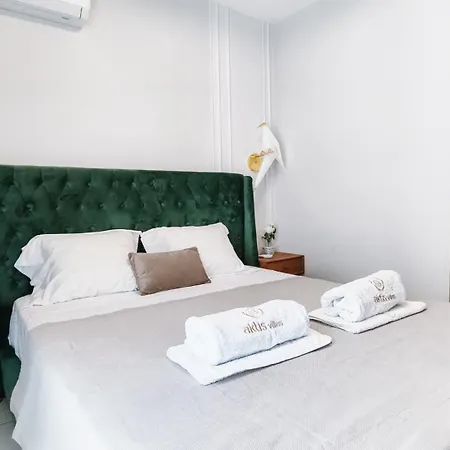 Mira Mare Beachfront * 네아 스키오니