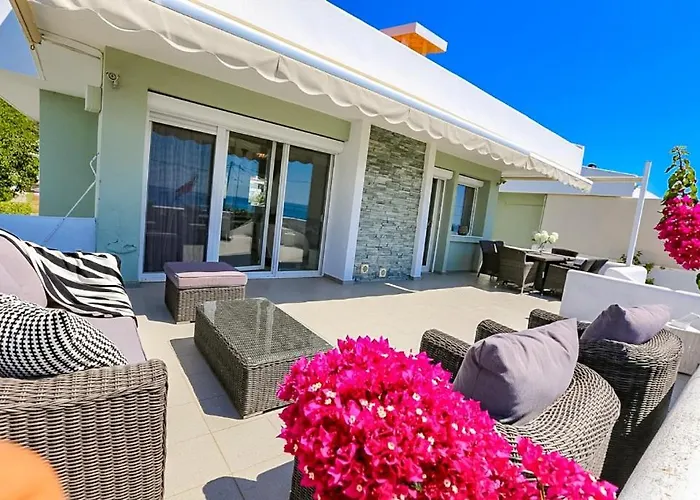 Mira Mare Beachfront *