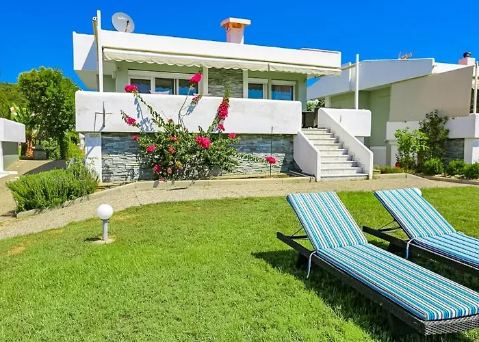 Mira Mare Beachfront Néa Szkióni