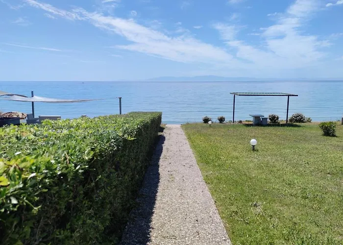 Mira Mare Beachfront Nyaraló Néa Szkióni